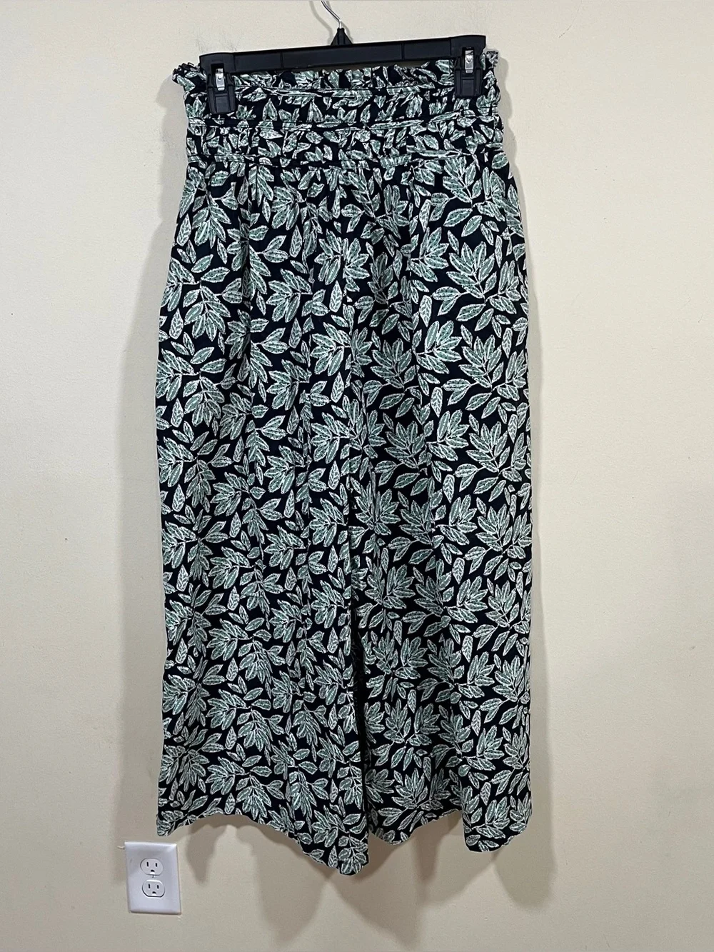En Saison Arielle Pants size medium wide leg ankle multicolored EUC - Picture 8 of 10